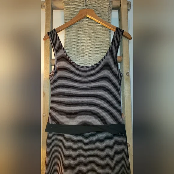 Philosophy Striped Maxi Dress with Black Waist Bag - Picture 6 of 9